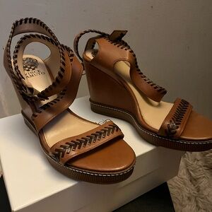 Vence Camuto. zapatos de plataforma color café.  Size #9